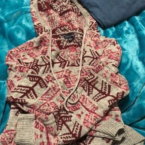 American Eagle size L Hooded Sweater